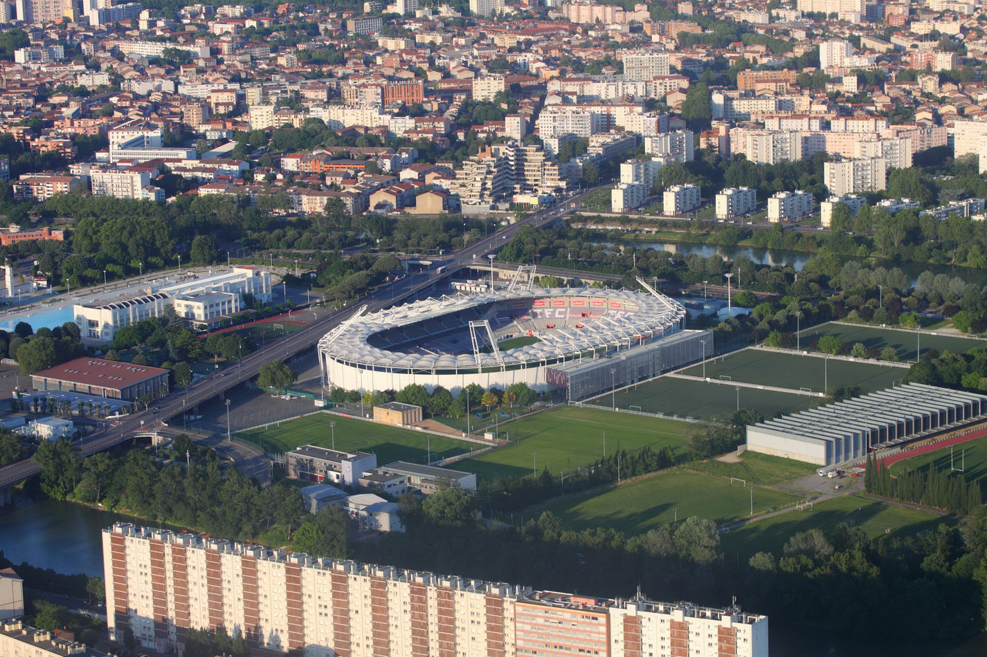 Муниципальный стадион Тулузы