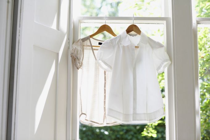 Белее-белого: как ухаживать за одеждой светлых тонов