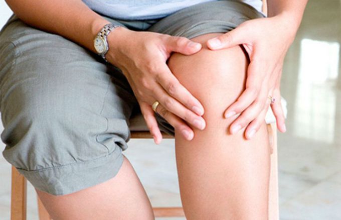 Боли в коленях: причины и лечение народными средствами