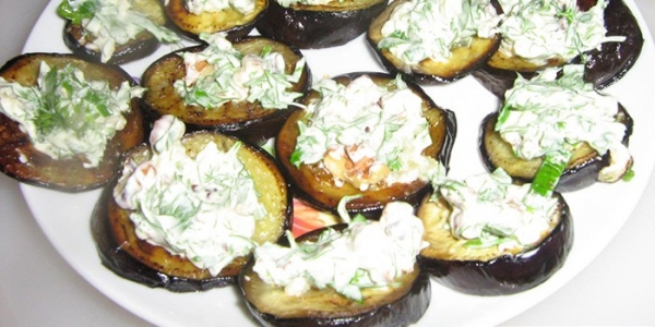Жареные баклажаны на сковороде - как готовить с чесноком, помидорами, сыром или в кляре