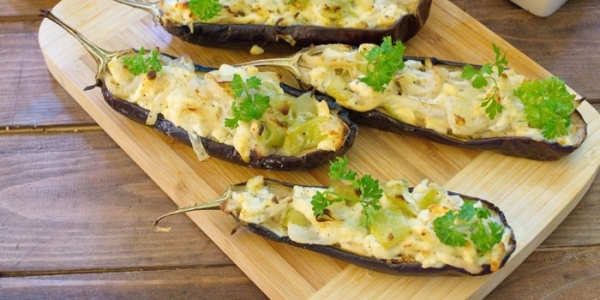 Баклажаны с сыром и чесноком - как готовить закуски на сковороде или в духовке