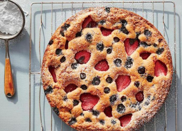 Пирог со свежими ягодами: лучшие рецепты и особенности приготовления