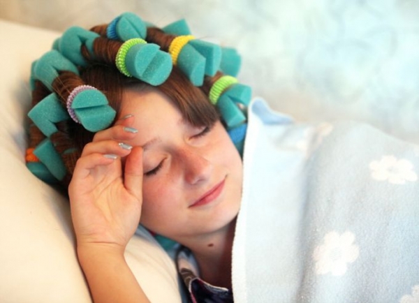Как спать на бигуди с удовольствием: 8 шагов к созданию роскошных локонов