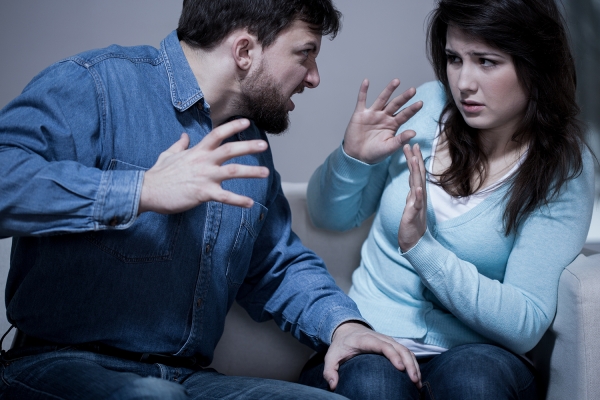 Бьет — значит, любит: стоит ли терпеть домашнее насилие