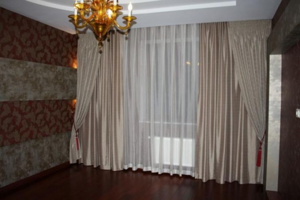  Как подобрать шторы к интерьеру гостиной?