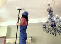 Как мыть натяжные потолки в домашних условиях?