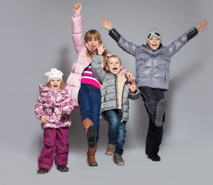 Модные тренды зима 2015-2016 в детской одежде, источник фотобанк Лори