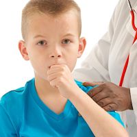 Чем лечить кашель от соплей у ребенка?