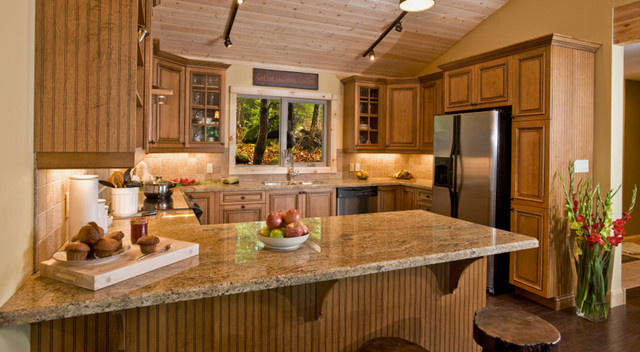 кухня коричневого цвета фото
