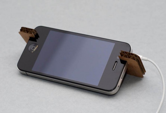 Очень простая подставка для смартфона из картона своими руками