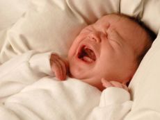 Сколько по времени плачет ребенок после родов?