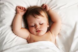 Как уложить ребенка спать без укачивания?