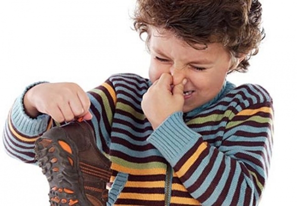 Что делать, если обувь пахнет неприятно