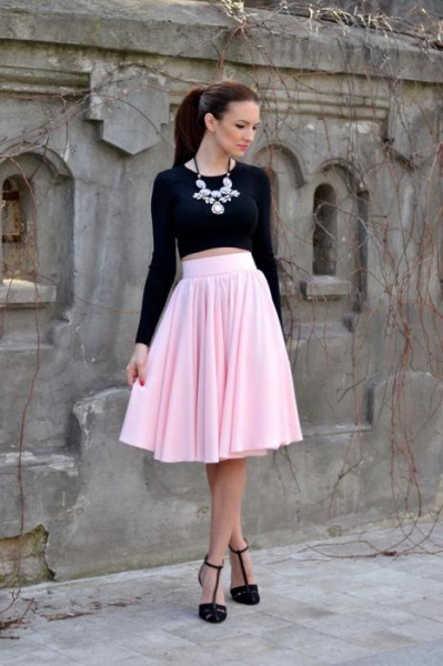 С чем носить розовую юбку: советы стилистов