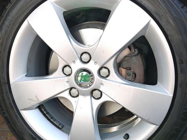 Задний тормозной суппорт: устройство, принцип работы и схема