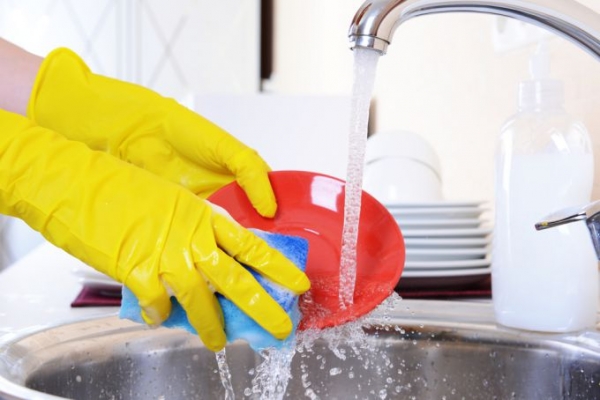 Могут ли быть опасны моющие средства для посуды