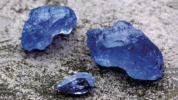 Голубые камни: фото, названия, свойства, кому подходят по знакам зодиака