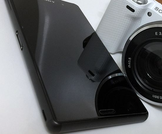 Sony Xperia XZ2: обзор первого безрамочного смартфона от Сони