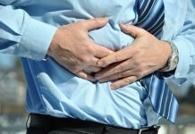 болить живіт