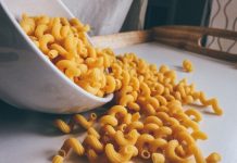 Хочете зіпсувати макарони — додайте в киплячу воду олію