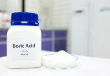 Борна кислота: як застосовувати у городі та квітнику