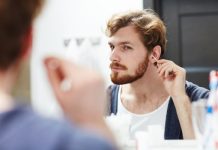 Лікар пояснив, чому потрібно відмовитися від чищення вух