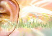 Створено пристрій, що вставляється в вухо, і який забезпечує зв’язок між мозком і комп’ютером