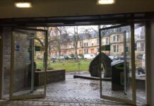 Автоматичні двері Record: вирішення для різних галузей