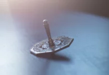 Філософ Хук з Вірджинії знайшов помилку в формулі Ньютона для закону руху