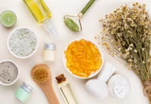 5 засобів, які мають бути у літній косметичці