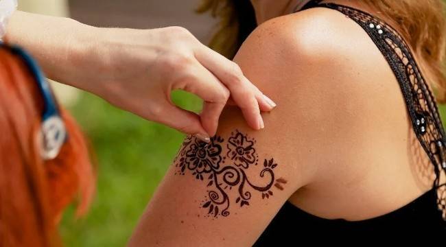 Безопасны ли временные татуировки хной