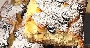 Ніжний ванільний бісквіт із сирними «кишеньками» Ніжний ванільний бісквіт із сирними «кишеньками»