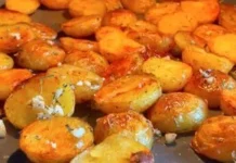Хрустка запечена молода картопля в духовці: простий рецепт