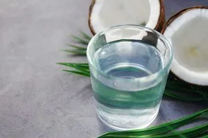 image Кокосова вода влітку: користь, міфи та кому варто обережно її пити