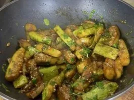 Кабачки по-турецьки на пательні: швидка карамелізована закуска Кабачки по-турецьки на пательні: швидка карамелізована закуска