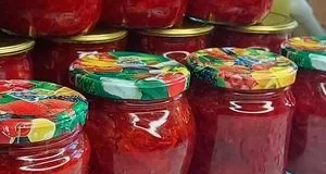Заправка для борщу на зиму: простий рецепт на 12 півлітрових банок Заправка для борщу на зиму: простий рецепт на 12 півлітрових банок