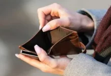 Як тактовно відмовити, коли просять позичити гроші