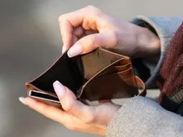 Як тактовно відмовити, коли просять позичити гроші