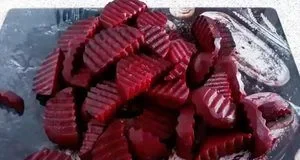 Маринований буряк на зиму: універсальна заготовка для борщу та салатів