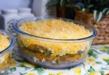 Салат із курячою печінкою: простий шаровий рецепт на щодень і свято