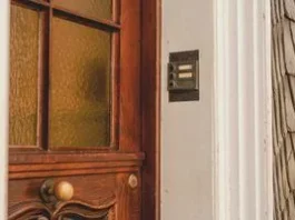 Чому в німецьких багатоповерхівках немає металевих дверей до квартир