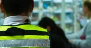Перевірка сумок на виході з магазину: які права має охоронець і покупець Перевірка сумок на виході з магазину: які права має охоронець і покупець