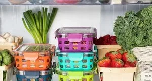 Як правильно зберігати продукти в холодильнику: плівка, пакет чи контейнер