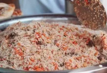 Чому плов стає кашею та як томатна паста впливає на рис