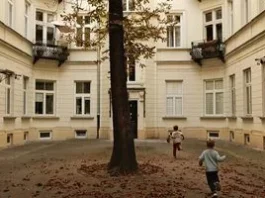 Діти з ключем на шиї й сучасні батьки: чому боїмося відпускати та що з минулого варто повернути Діти з ключем на шиї й сучасні батьки: чому боїмося відпускати та що з минулого варто повернути