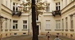 Діти з ключем на шиї й сучасні батьки: чому боїмося відпускати та що з минулого варто повернути
