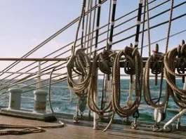 Чому швидкість на морі вимірюють у вузлах і як працював лаг з мотузкою